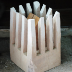 Holzskulptur aus einem Stück, Haus, Galerie Z, Stuttgart